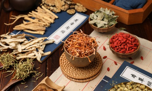 不小心压着婴儿的手了有事没-权威压到婴儿的手怎样断定不碍事平台,分享专业压到宝宝的小脚丫会不会有事知识_压着婴儿怎么办网